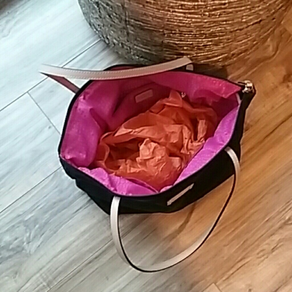 Kate Spade purse💕👜 - Picture 2 of 3